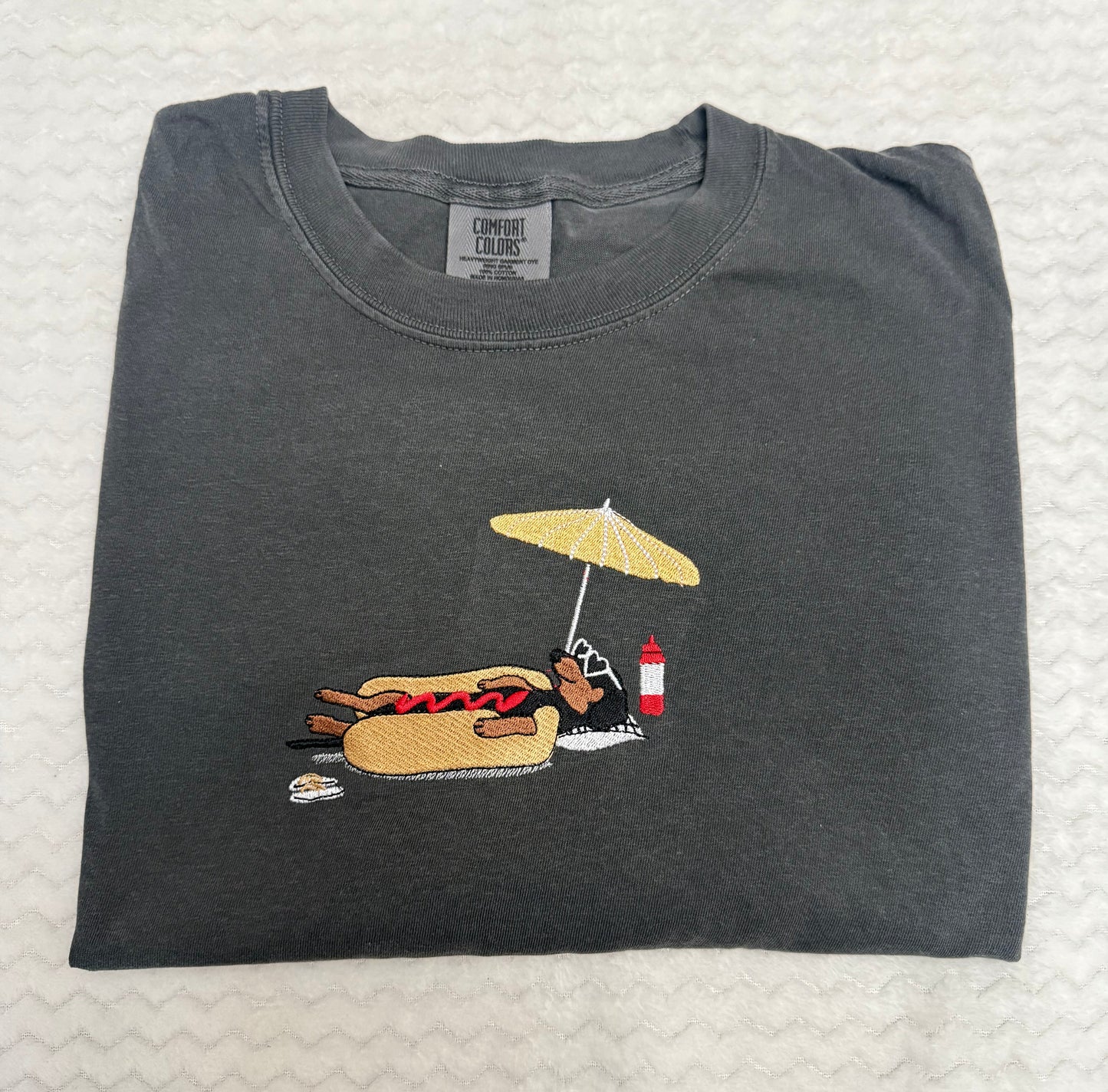 Black and brown dachshund Hot dog on beach funny dachshund embroidered summer comfort colors tee (Copy)